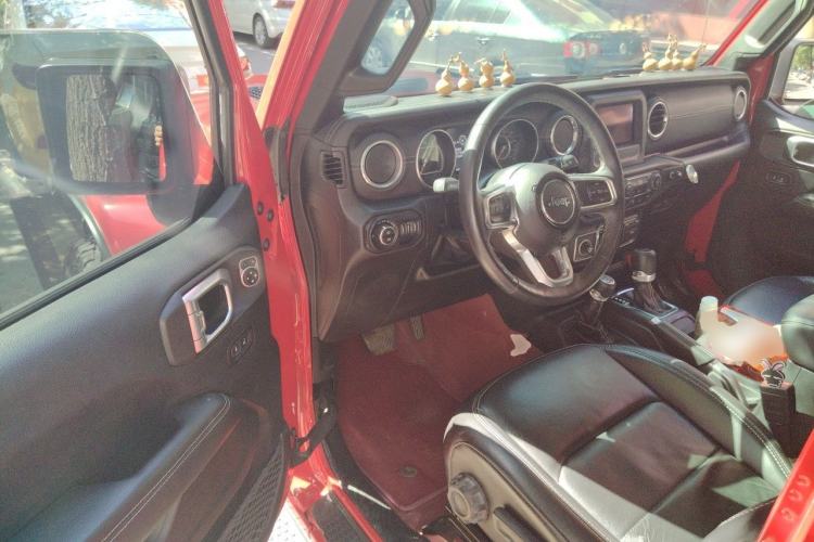 Used Jeep Wrangler 2019 2.0T Sahara Four-Door Version China VI Emission Standard Driver Seat