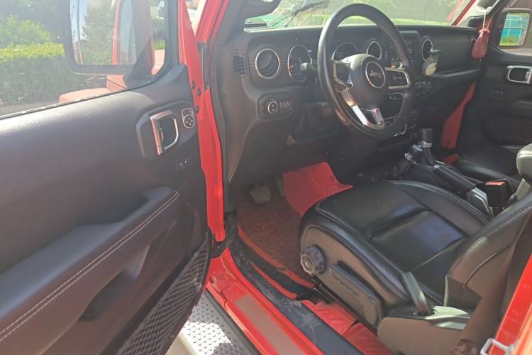 Used Jeep Wrangler 2019 2.0T Sahara Four-Door Version China VI Emission Standard Driver Seat