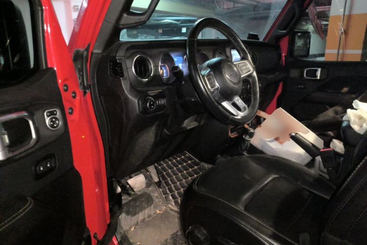 Used Jeep Wrangler 2019 2.0T Sahara Four-Door Version China VI Emission Standard Driver Seat