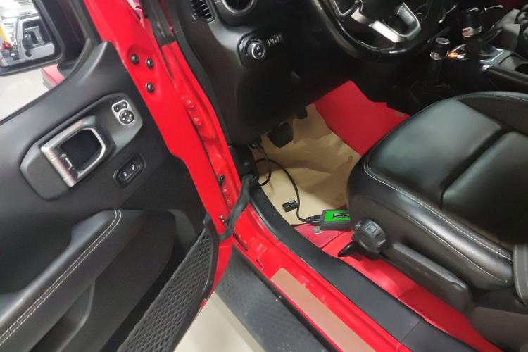 Used Jeep Wrangler 2019 2.0T Sahara Four-Door Version China VI Emission Standard Driver Seat