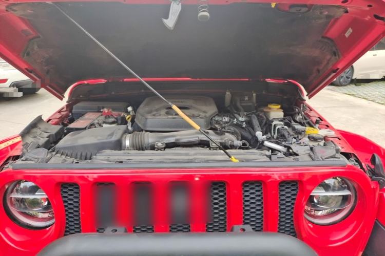 Used Jeep Wrangler 2019 2.0T Sahara 4-Door Version China V Standard Engine Bay