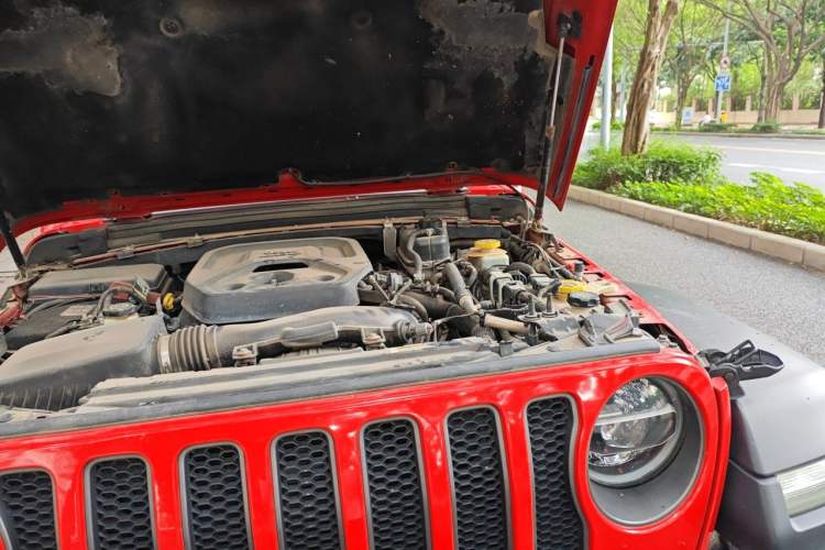 Used Jeep Wrangler 2019 2.0T Rubicon Four-Door Version China V Emission Standard Engine Bay Left