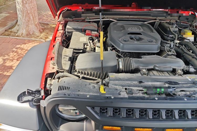 Used Jeep Wrangler 2019 2.0T Rubicon Four-Door Version China VI Emission Standard Engine Bay Right