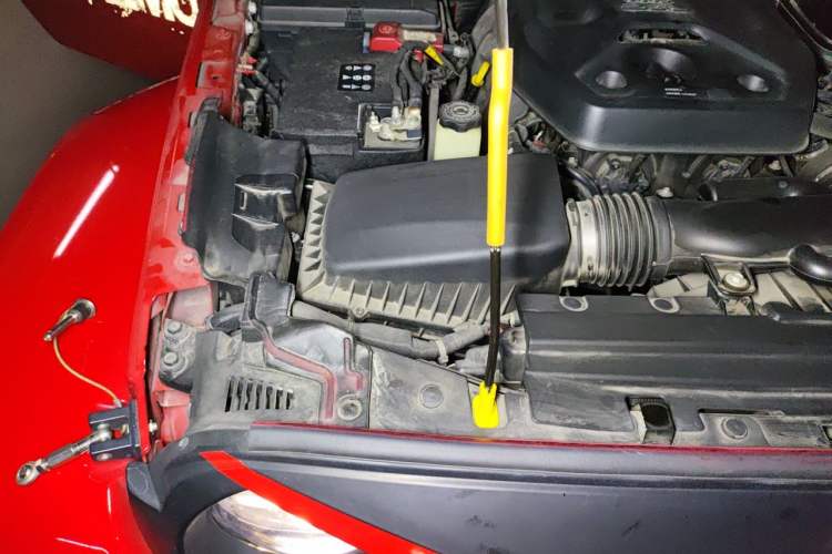 Used Jeep Wrangler 2019 2.0T Sahara Four-Door Version China VI Emission Standard Engine Bay Right