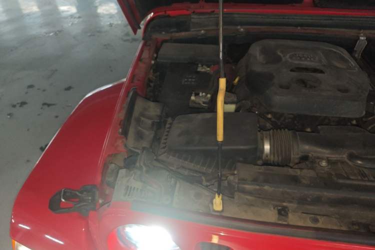 Used Jeep Wrangler 2019 2.0T Sahara 4-Door Version China V Standard Engine Bay Right