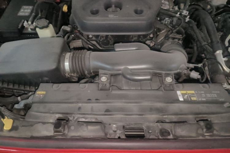 Used Jeep Wrangler 2019 2.0T Sahara Four-Door Version China VI Emission Standard Engine Bay