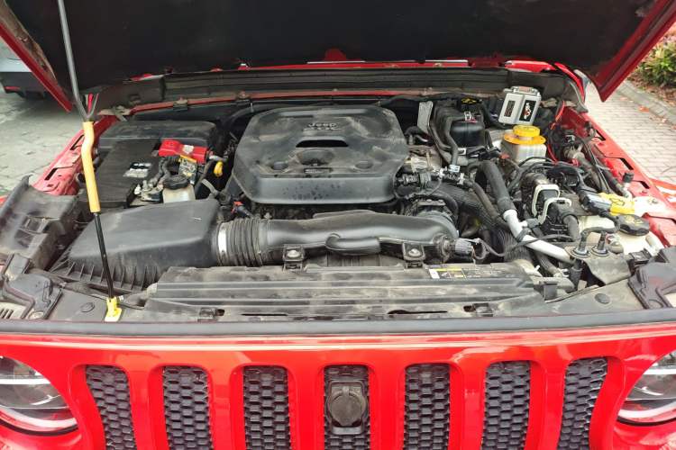 Used Jeep Wrangler 2019 2.0T Sahara 4-Door Version China V Standard Engine Bay