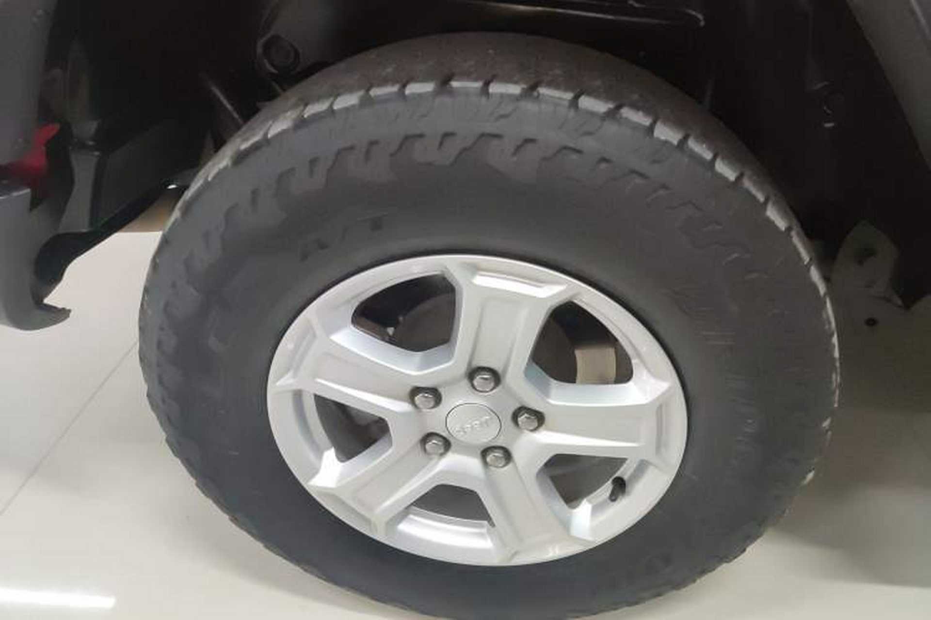 Used Jeep Wrangler 2019 2.0T Sahara Four-Door Version China VI Emission Standard Exterior 5