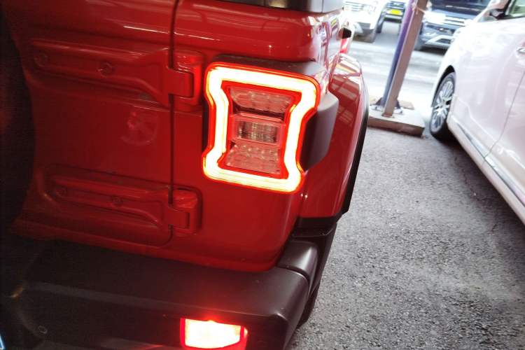 Used Jeep Wrangler 2019 2.0T Sahara Four-Door Version China VI Emission Standard Exterior 6