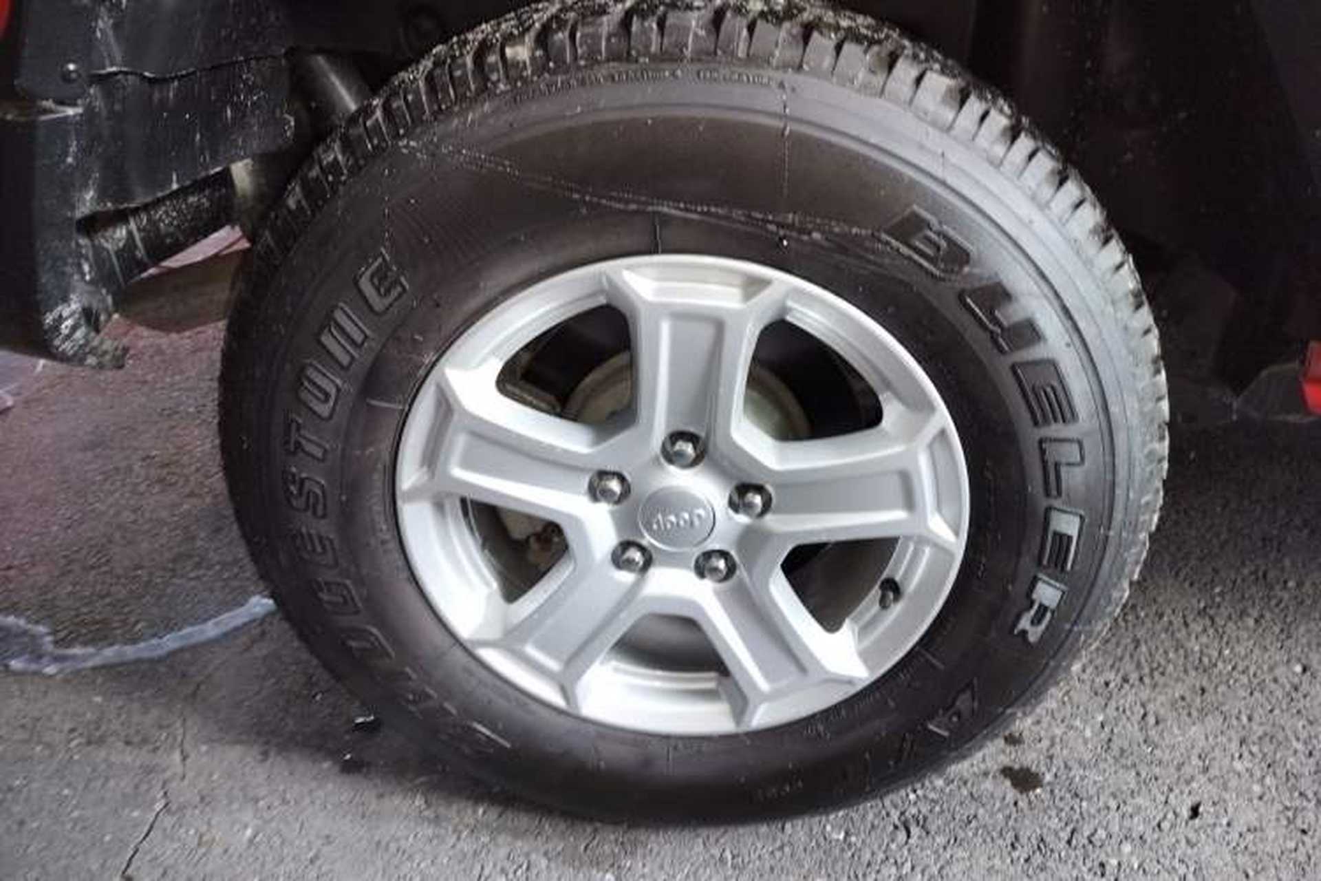 Used Jeep Wrangler 2019 2.0T Sahara Four-Door Version China VI Emission Standard Exterior 8