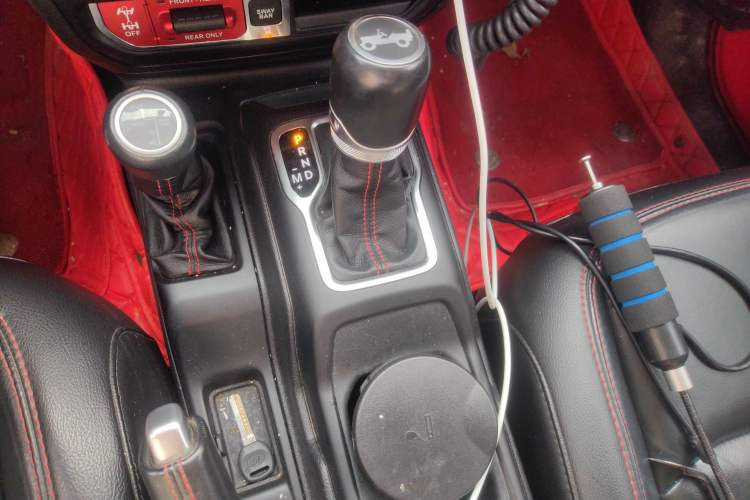 Used Jeep Wrangler 2019 2.0T Rubicon Four-Door Version China VI Emission Standard Gear Lever