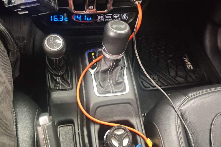 Used Jeep Wrangler 2019 2.0T Sahara 4-Door Version China V Standard Gear Lever