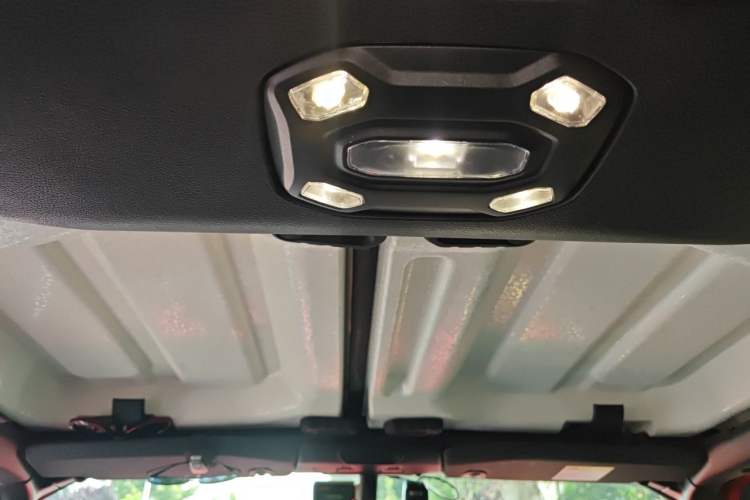 Used Jeep Wrangler 2019 2.0T Rubicon Four-Door Version China VI Emission Standard Headliner