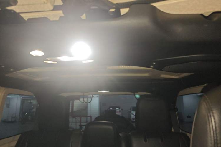 Used Jeep Wrangler 2019 2.0T Sahara 4-Door Version China V Standard Headliner