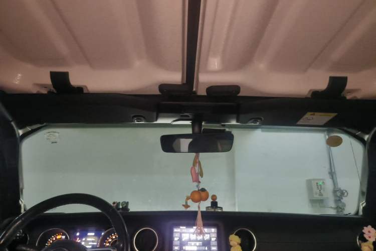 Used Jeep Wrangler 2019 2.0T Sahara Four-Door Version China VI Emission Standard Headliner