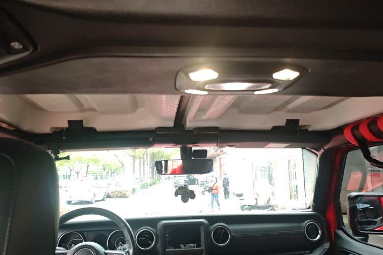 Used Jeep Wrangler 2019 2.0T Sahara 4-Door Version China V Standard Headliner