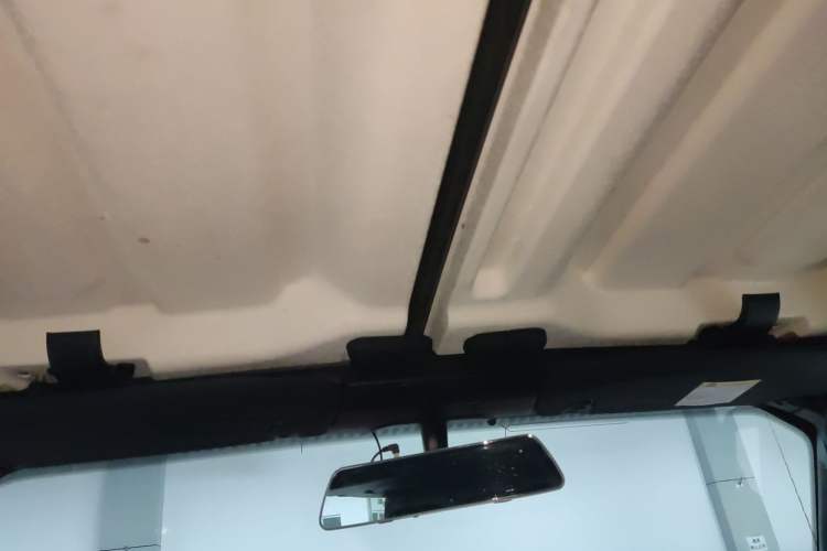 Used Jeep Wrangler 2019 2.0T Sahara Four-Door Version China VI Emission Standard Headliner