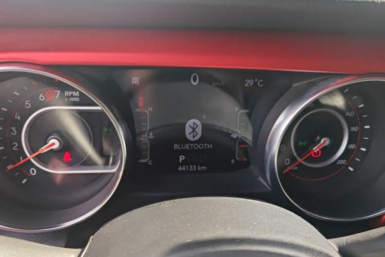 Used Jeep Wrangler 2019 2.0T Rubicon Four-Door Version China VI Emission Standard Instrument Cluster