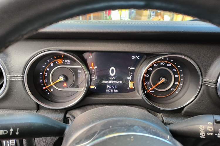 Used Jeep Wrangler 2019 2.0T Sahara Four-Door Version China VI Emission Standard Instrument Cluster