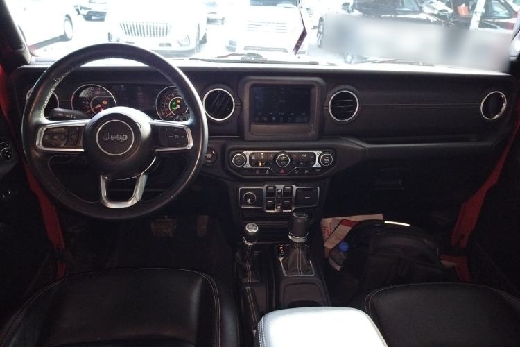 Used Jeep Wrangler 2019 2.0T Sahara Four-Door Version China VI Emission Standard Interior 2