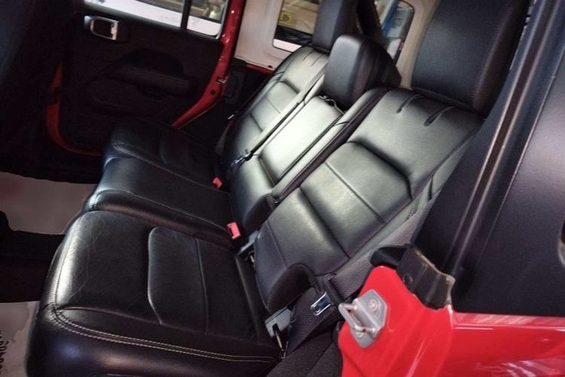 Used Jeep Wrangler 2019 2.0T Sahara Four-Door Version China VI Emission Standard Interior 4