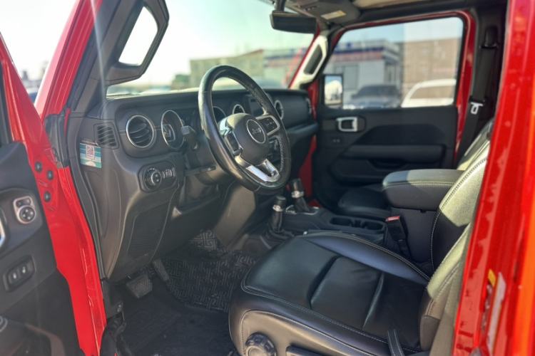 Used Jeep Wrangler 2019 2.0T Sahara Four-Door Version China VI Emission Standard Interior 5