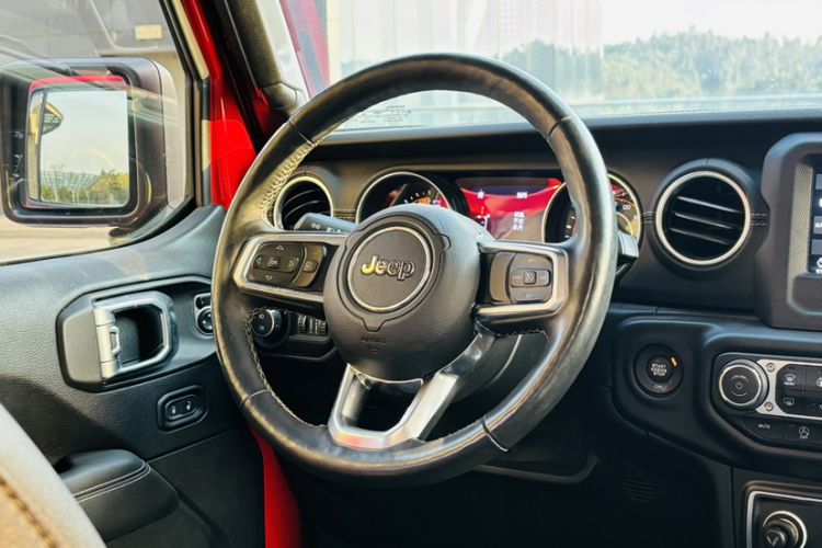 Used Jeep Wrangler 2019 2.0T Sahara Four-Door Version China VI Emission Standard Interior 6