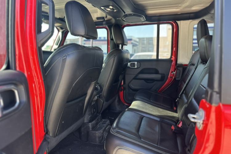 Used Jeep Wrangler 2019 2.0T Sahara Four-Door Version China VI Emission Standard Interior 8
