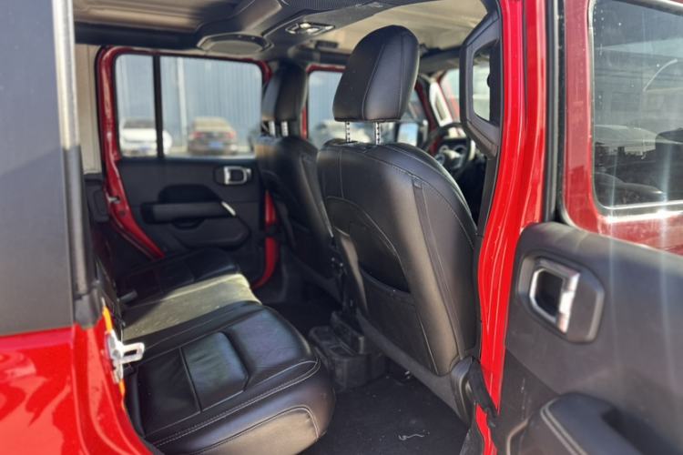 Used Jeep Wrangler 2019 2.0T Sahara Four-Door Version China VI Emission Standard Interior 9
