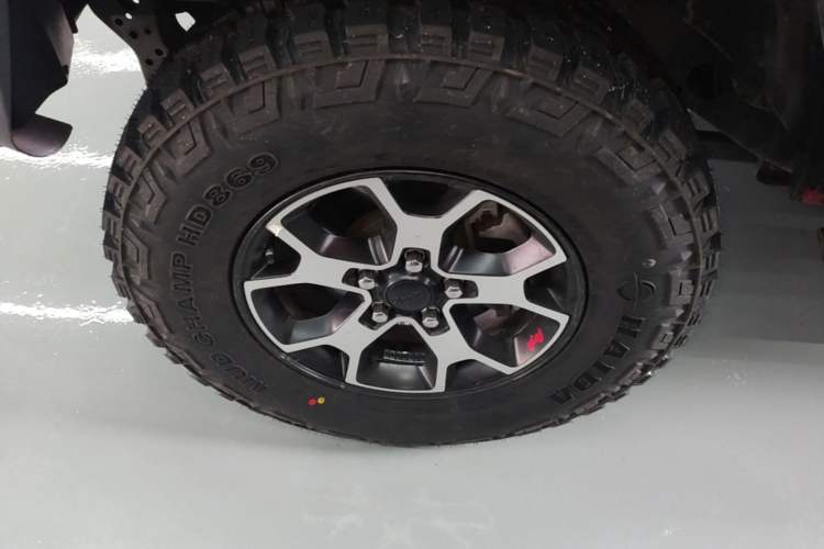 Used Jeep Wrangler 2019 2.0T Rubicon Four-Door Version China VI Emission Standard Left Front Wheel Hub