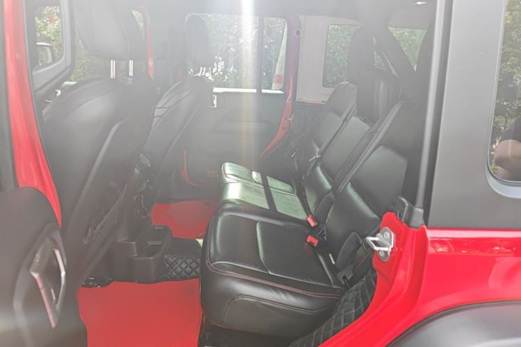 Used Jeep Wrangler 2019 2.0T Rubicon Four-Door Version China VI Emission Standard Left Rear Seat