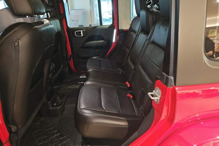 Used Jeep Wrangler 2019 2.0T Sahara 4-Door Version China V Standard Left Rear Seat