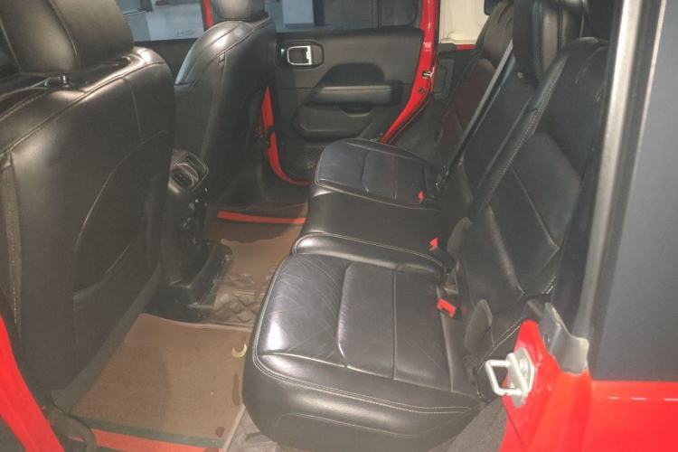 Used Jeep Wrangler 2019 2.0T Sahara 4-Door Version China V Standard Left Rear Seat