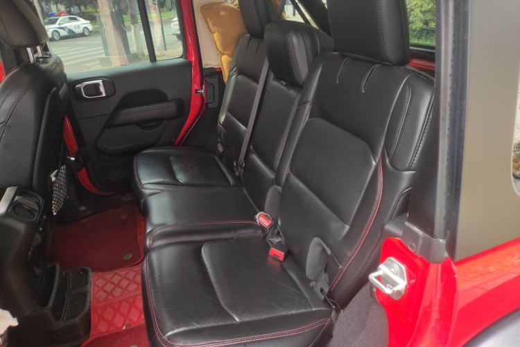Used Jeep Wrangler 2019 2.0T Rubicon Four-Door Version China VI Emission Standard Left Rear Seat