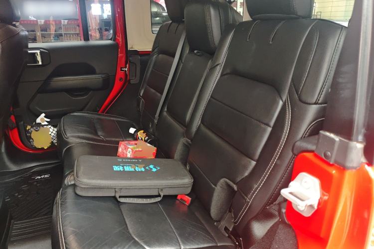 Used Jeep Wrangler 2019 2.0T Sahara 4-Door Version China V Standard Left Rear Seat