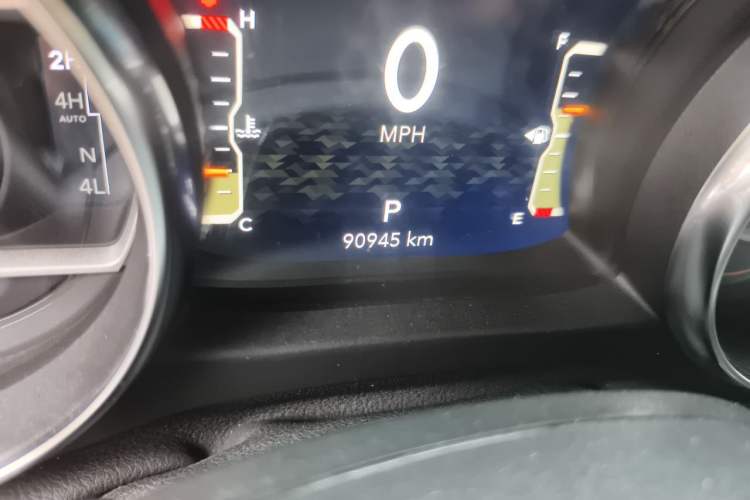 Used Jeep Wrangler 2019 2.0T Sahara Four-Door Version China VI Emission Standard Odometer Close Up
