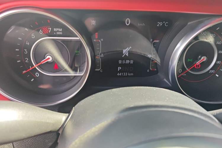 Used Jeep Wrangler 2019 2.0T Rubicon Four-Door Version China VI Emission Standard Odometer Close Up