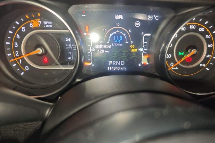 Used Jeep Wrangler 2019 2.0T Sahara 4-Door Version China V Standard Odometer Close Up
