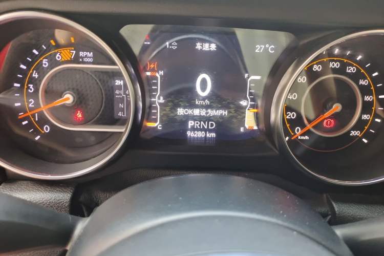 Used Jeep Wrangler 2019 2.0T Sahara 4-Door Version China V Standard Odometer Close Up