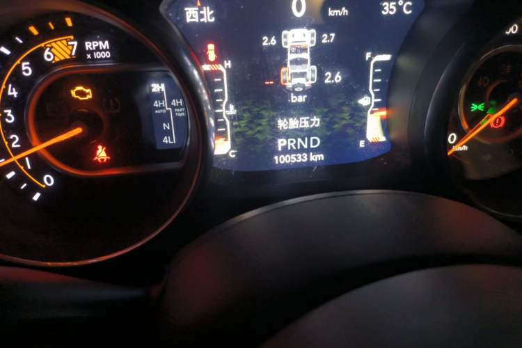 Used Jeep Wrangler 2019 2.0T Sahara Four-Door Version China VI Emission Standard Odometer Close Up