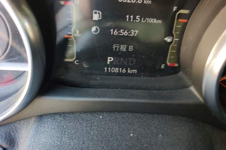 Used Jeep Wrangler 2019 2.0T Sahara Four-Door Version China VI Emission Standard Odometer Close Up
