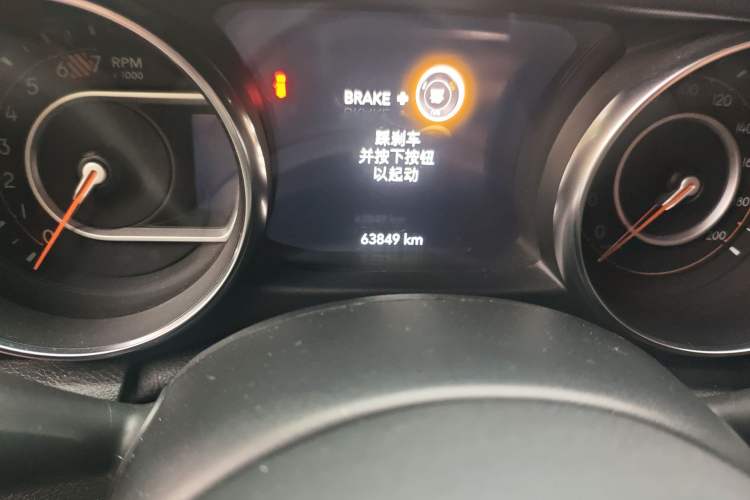Used Jeep Wrangler 2019 2.0T Sahara 4-Door Version China V Standard Odometer Close Up