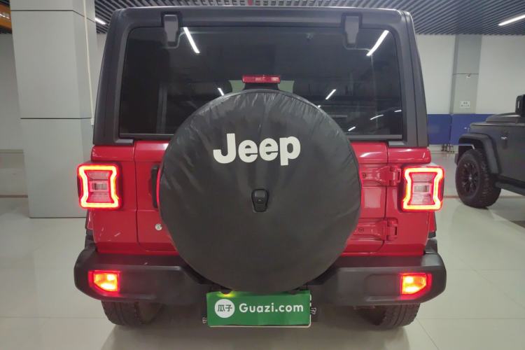 Used Jeep Wrangler 2019 2.0T Sahara Four-Door Version China VI Emission Standard Rear