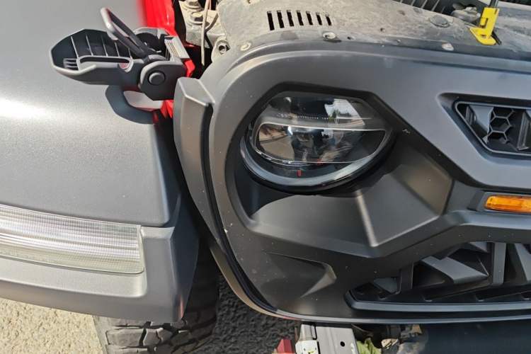 Used Jeep Wrangler 2019 2.0T Rubicon Four-Door Version China VI Emission Standard Right Front Headlight