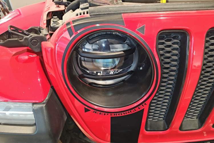 Used Jeep Wrangler 2019 2.0T Sahara 4-Door Version China V Standard Right Front Headlight