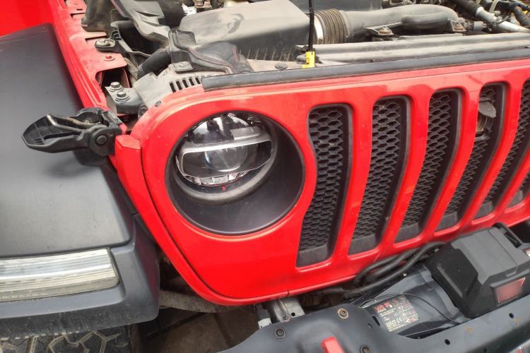 Used Jeep Wrangler 2019 2.0T Rubicon Four-Door Version China VI Emission Standard Right Front Headlight
