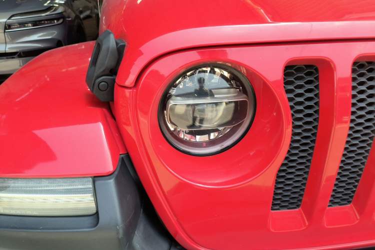 Used Jeep Wrangler  Right Front Headlight