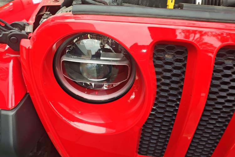 Used Jeep Wrangler 2019 2.0T Sahara 4-Door Version China V Standard Right Front Headlight