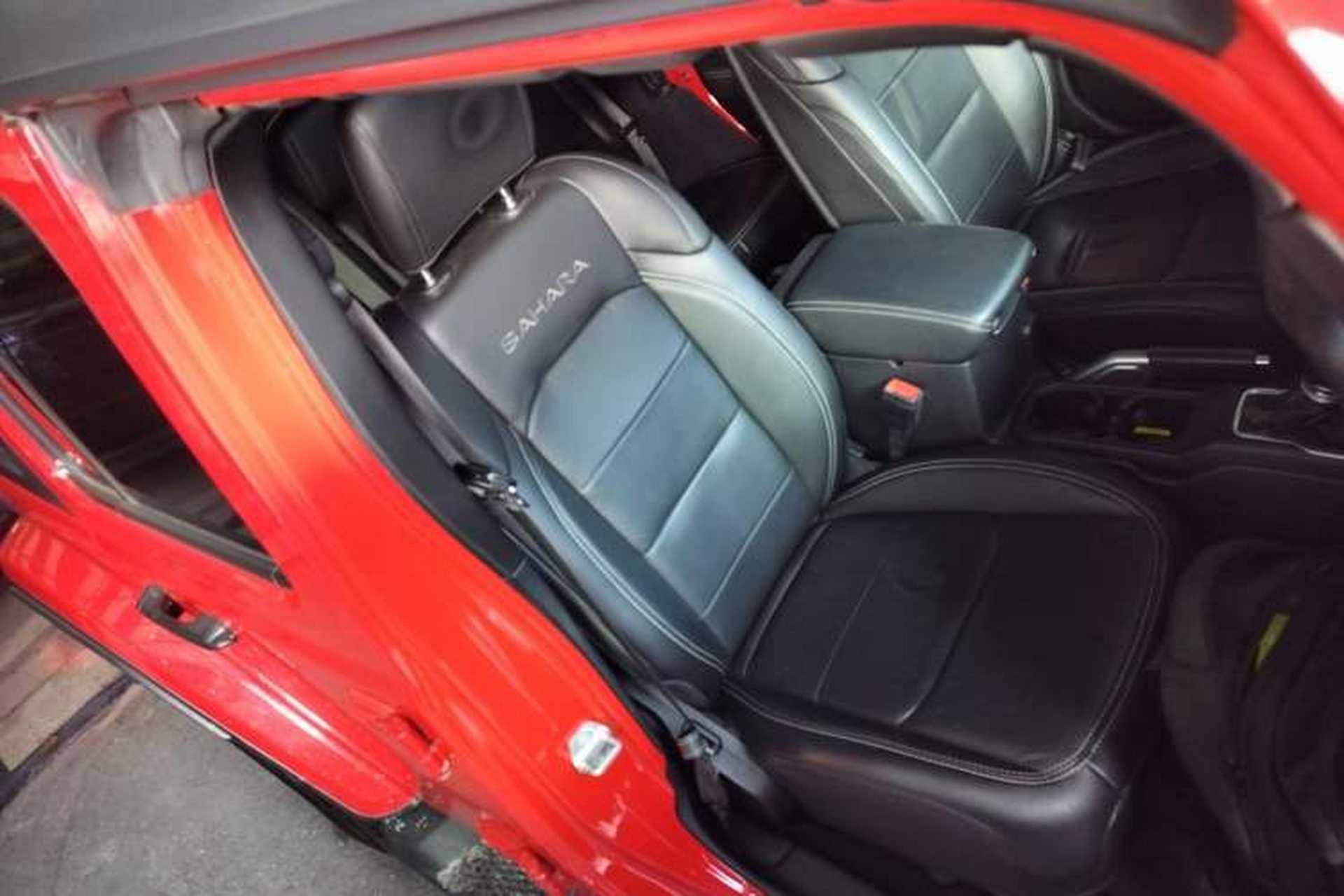 Used Jeep Wrangler 2019 2.0T Sahara Four-Door Version China VI Emission Standard Right Front Seat