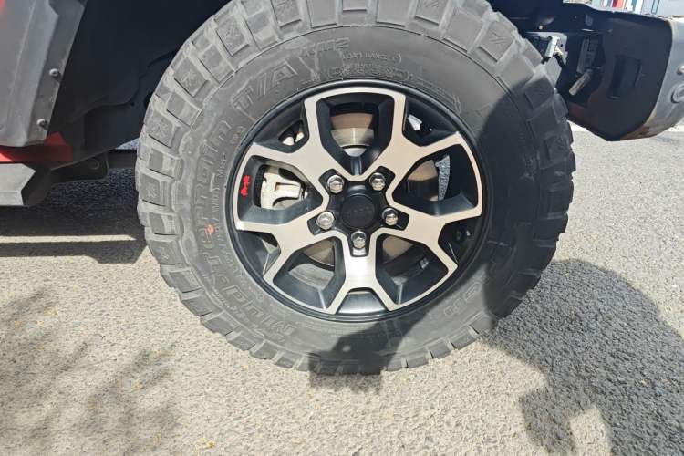 Used Jeep Wrangler 2019 2.0T Rubicon Four-Door Version China VI Emission Standard Right Front Wheel Hub
